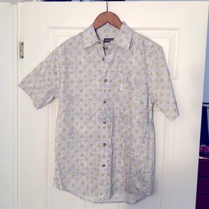 Men’s Casual Short Sleeved Shirt Size M